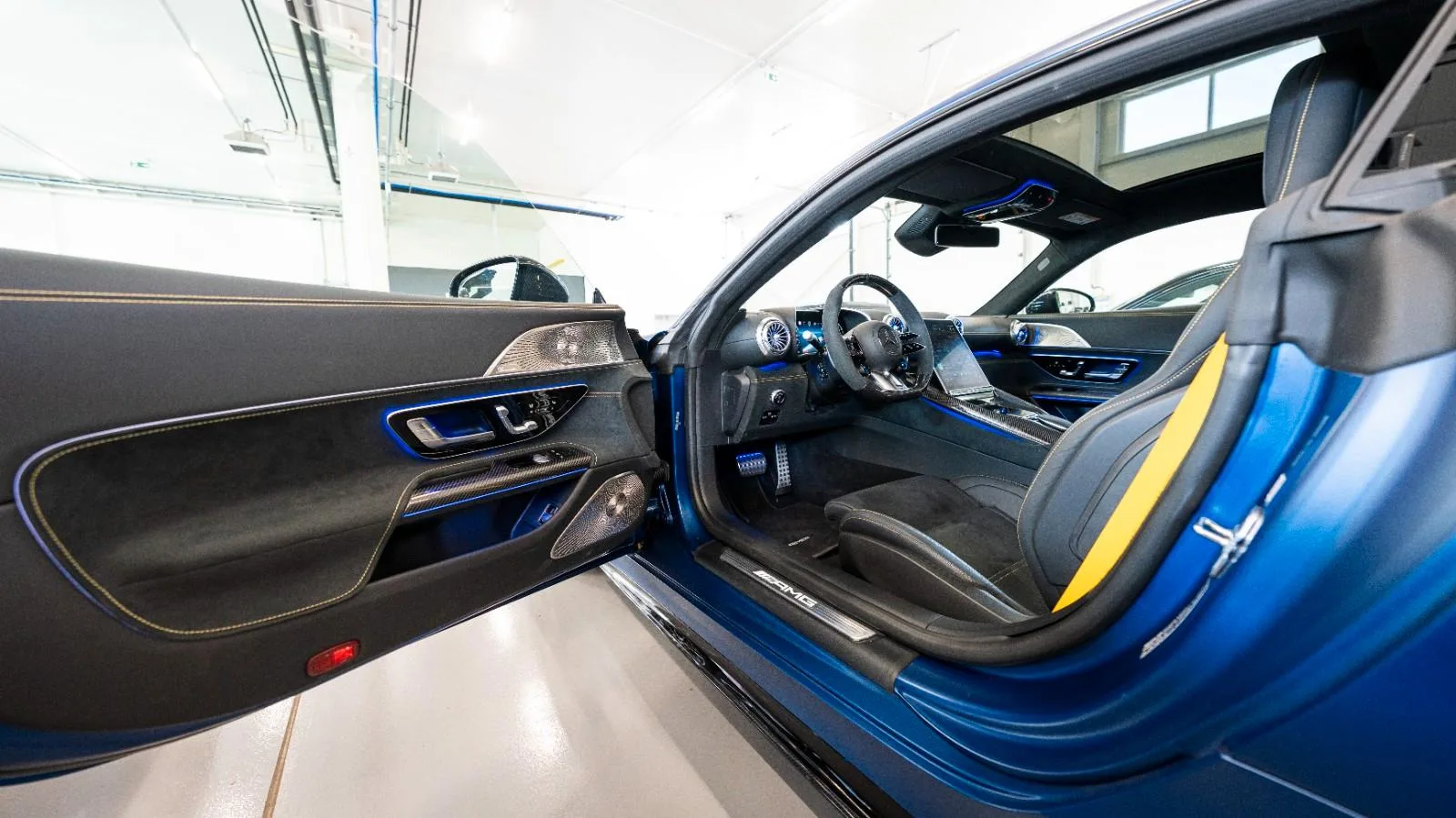 2024 Mercedes-AMG GT 63, 12/13