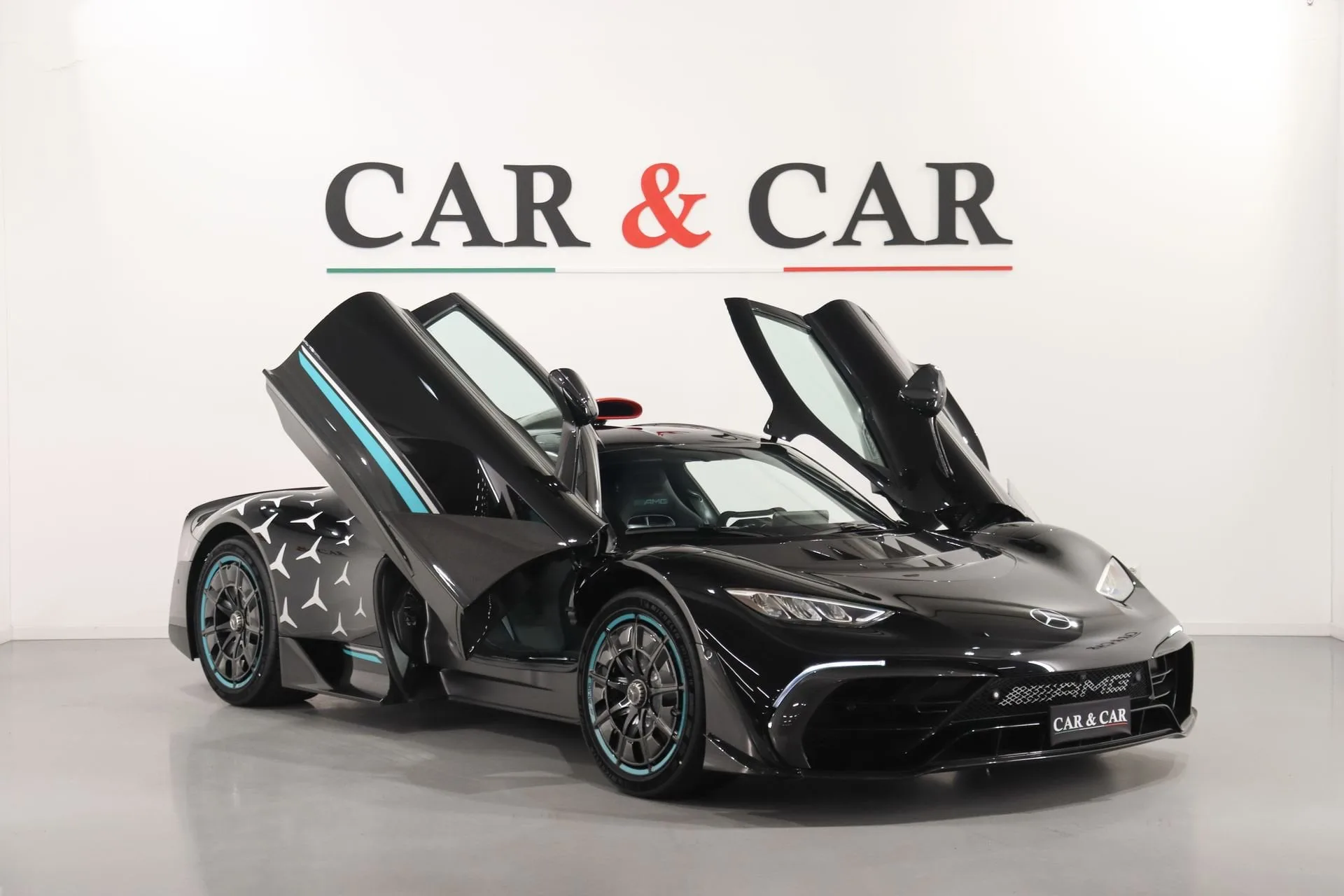 2024 Mercedes-AMG ONE angeboten von einem Supersportwagenhändler in Zibido San Giacomo, Italien, Hauptfoto