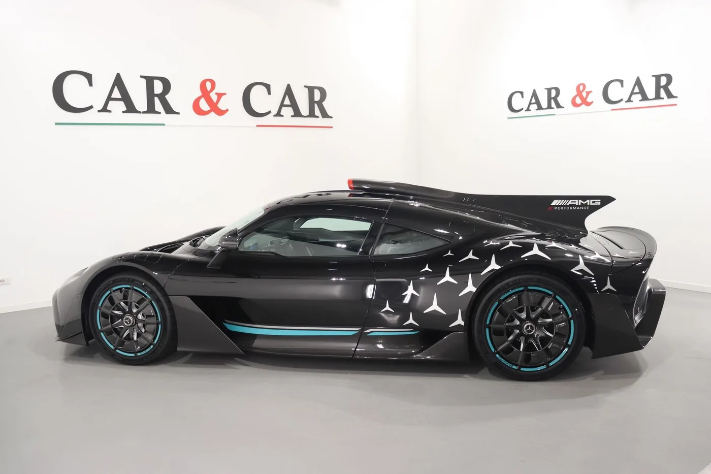 2024 Mercedes-AMG ONE angeboten von einem Supersportwagenhändler in Zibido San Giacomo, Italien, Foto 6 von 25