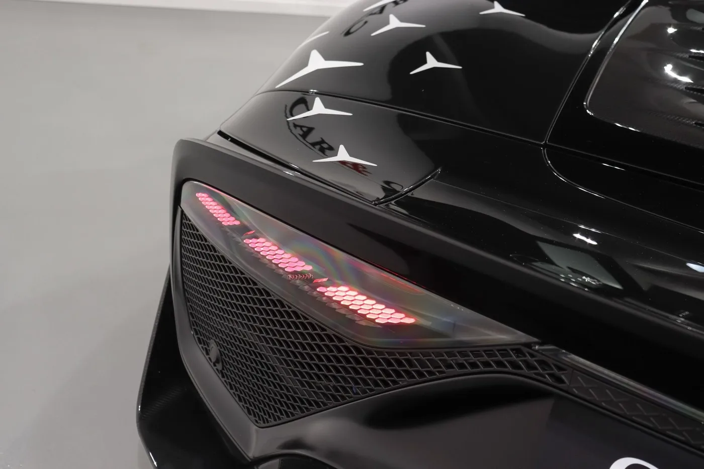 2024 Mercedes-AMG ONE angeboten von einem Supersportwagenhändler in Zibido San Giacomo, Italien, Foto 14 von 25