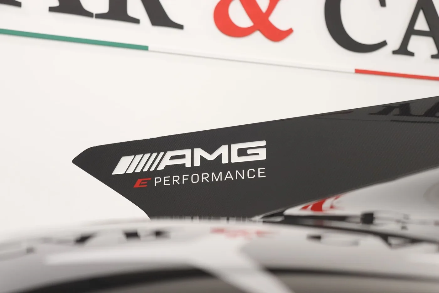 2024 Mercedes-AMG ONE angeboten von einem Supersportwagenhändler in Zibido San Giacomo, Italien, Foto 17 von 25
