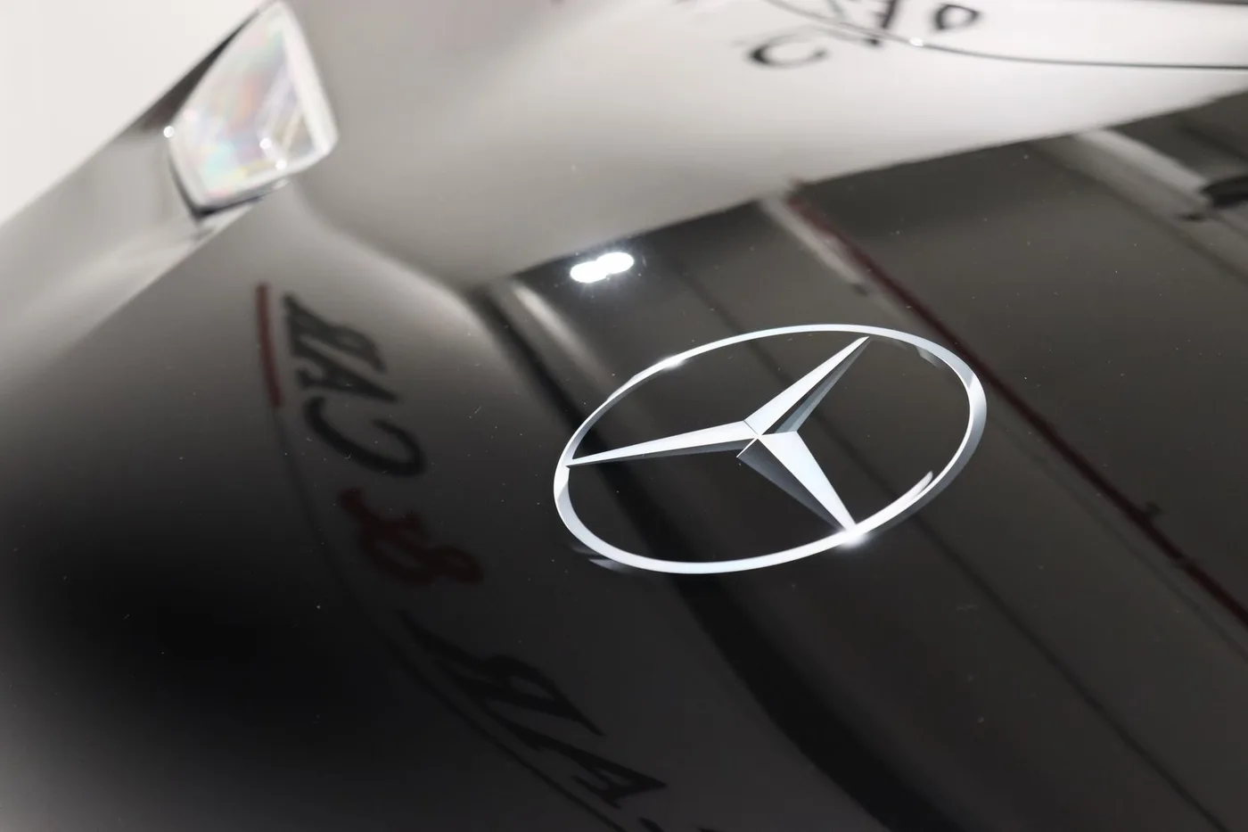 2024 Mercedes-AMG ONE angeboten von einem Supersportwagenhändler in Zibido San Giacomo, Italien, Foto 21 von 25
