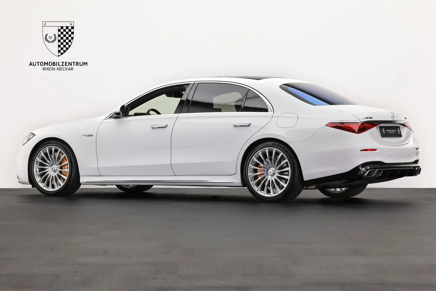 2024 Mercedes-AMG S 63 E Performance angeboten von einem Supersportwagenhändler in Viernheim, Deutschland, Foto 5 von 25