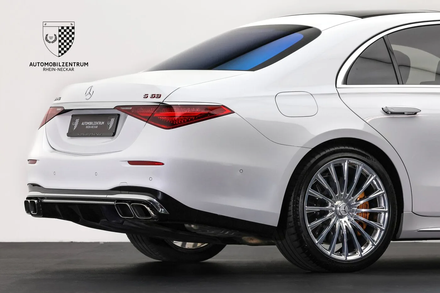2024 Mercedes-AMG S 63 E Performance angeboten von einem Supersportwagenhändler in Viernheim, Deutschland, Foto 18 von 25