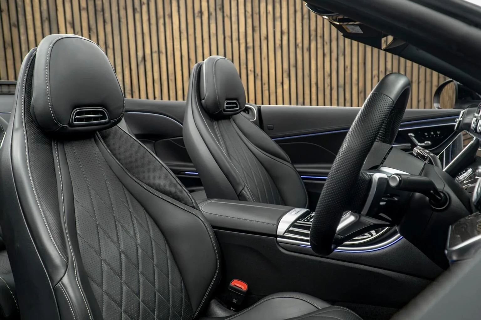 2024 Mercedes-Benz CLE 300 Cabriolet Premier Edition, 2/30