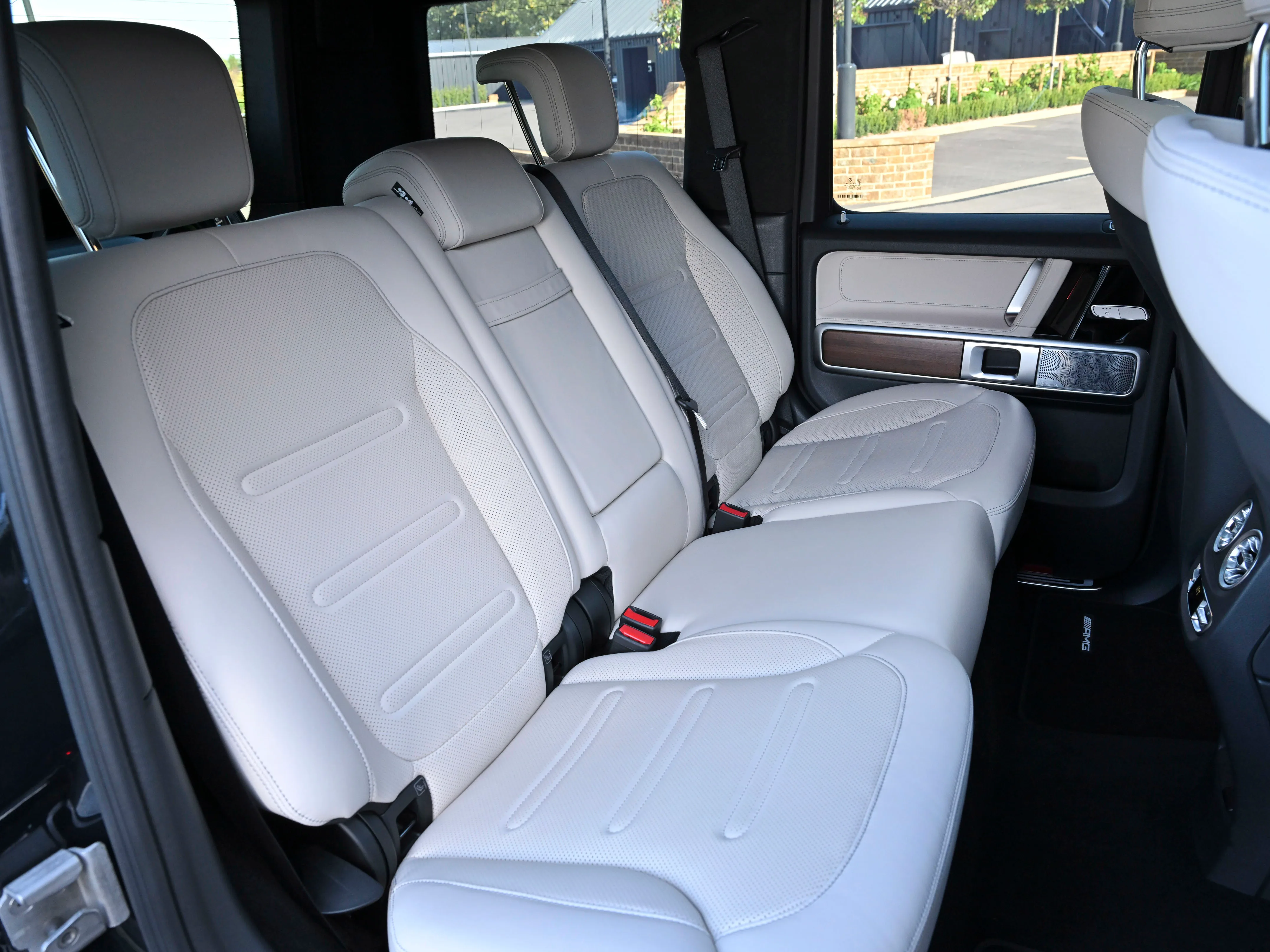 2024 Mercedes-Benz G 450 d AMG Line, 15/30