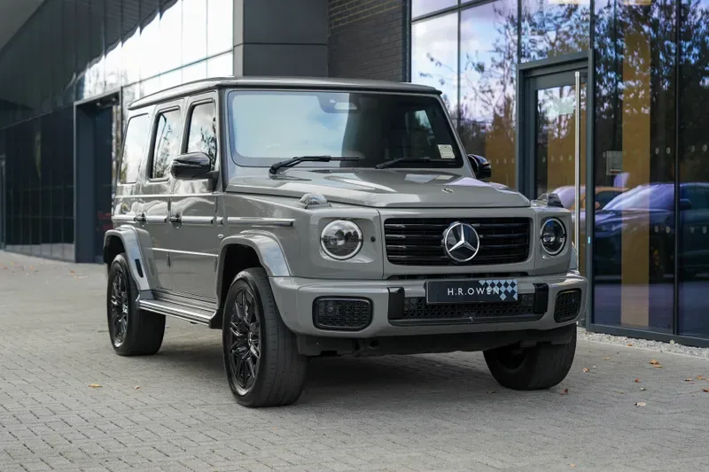 2024 Mercedes-Benz G 580 with EQ Technology en un concesionario especializado de Hatfield, Reino Unido, foto principal