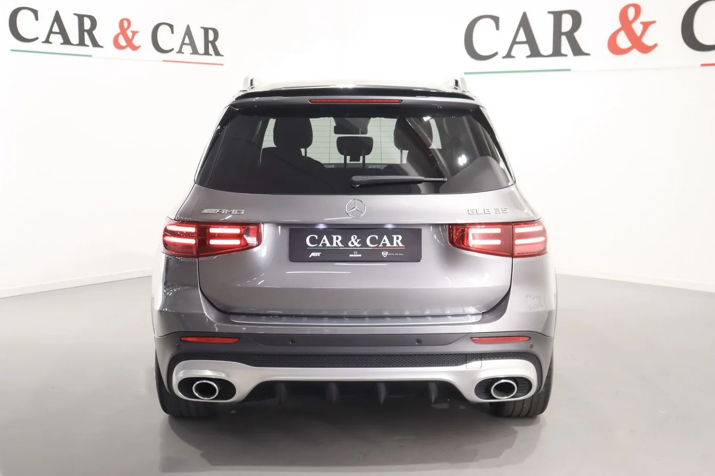 2024 Mercedes-AMG GLB 35 4MATIC, AMG Line offered by a supercar dealer in Zibido San Giacomo, Italy, photo 4 of 22
