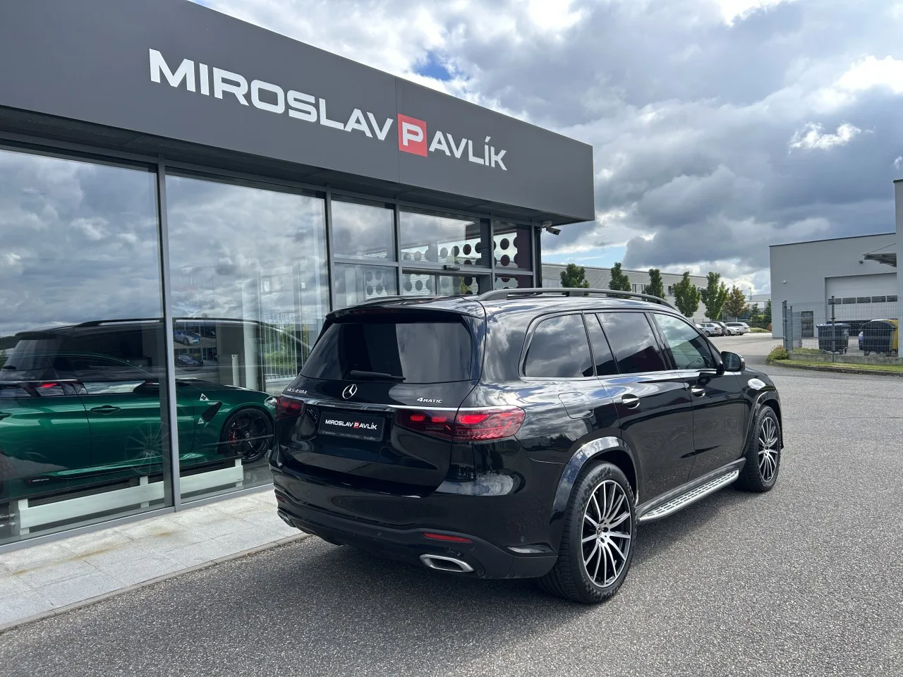 2024 Mercedes-Benz GLS 450 d 4MATIC, AMG Line proposée par un concessionnaire spécialisé à Písek, Tchéquie, photo 5 sur 39