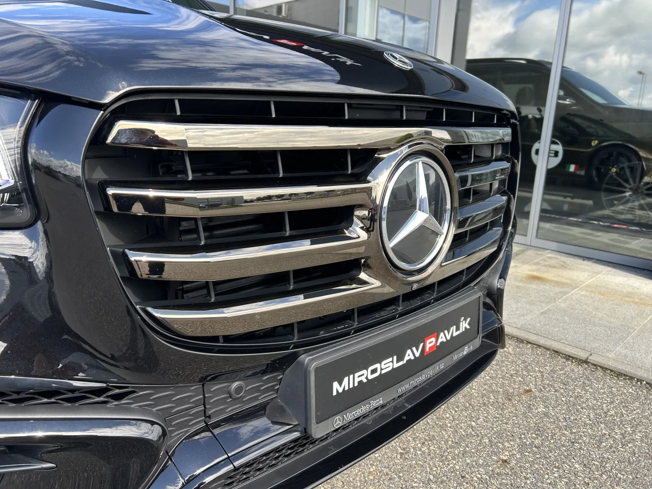2024 Mercedes-Benz GLS 450 d 4MATIC, AMG Line proposée par un concessionnaire spécialisé à Písek, Tchéquie, photo 9 sur 39