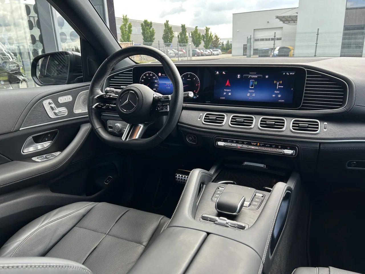 2024 Mercedes-Benz GLS 450 d 4MATIC, AMG Line proposée par un concessionnaire spécialisé à Písek, Tchéquie, photo 13 sur 39
