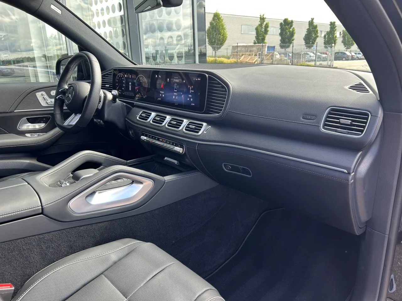 2024 Mercedes-Benz GLS 450 d 4MATIC, AMG Line proposée par un concessionnaire spécialisé à Písek, Tchéquie, photo 14 sur 39