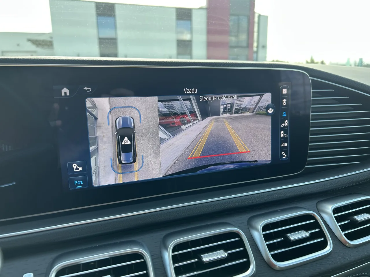 2024 Mercedes-Benz GLS 450 d 4MATIC, AMG Line proposée par un concessionnaire spécialisé à Písek, Tchéquie, photo 22 sur 39