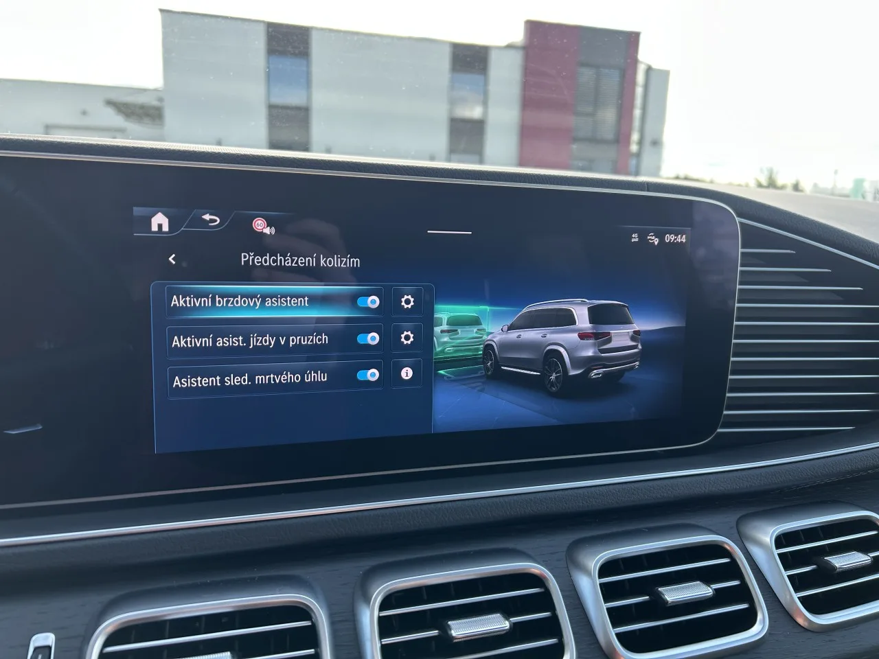 2024 Mercedes-Benz GLS 450 d 4MATIC, AMG Line proposée par un concessionnaire spécialisé à Písek, Tchéquie, photo 25 sur 39