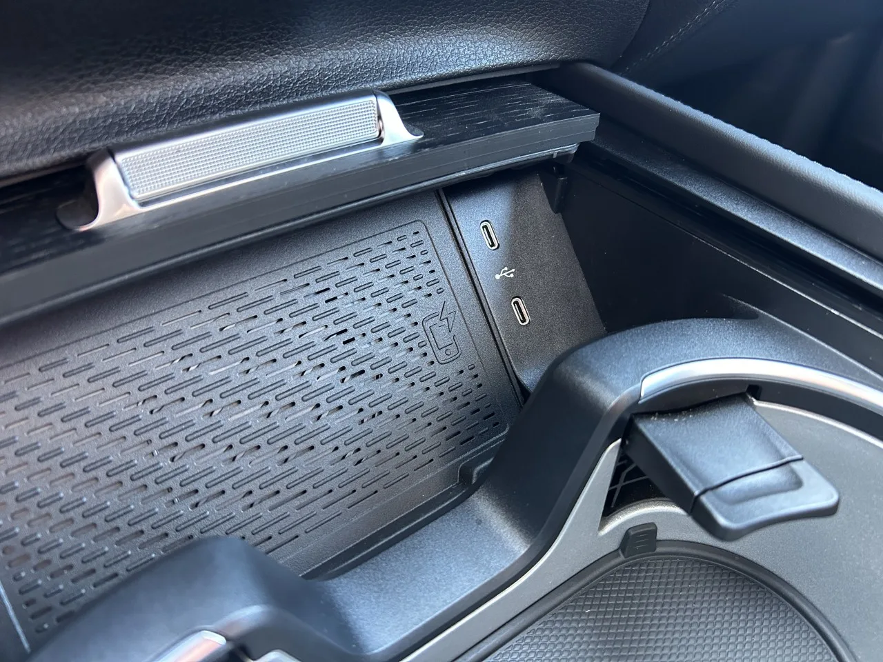 2024 Mercedes-Benz GLS 450 d 4MATIC, AMG Line proposée par un concessionnaire spécialisé à Písek, Tchéquie, photo 29 sur 39