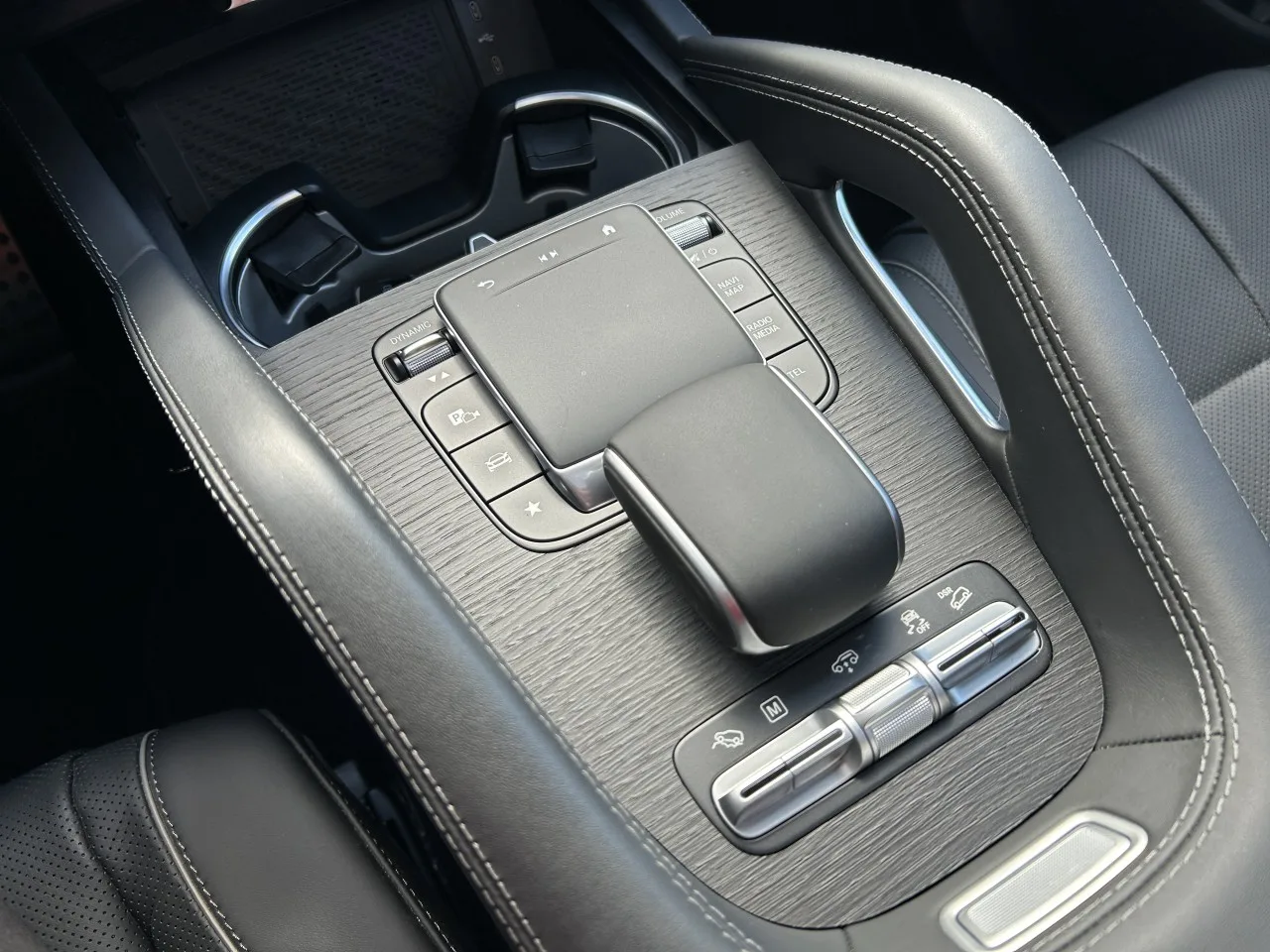 2024 Mercedes-Benz GLS 450 d 4MATIC, AMG Line proposée par un concessionnaire spécialisé à Písek, Tchéquie, photo 30 sur 39