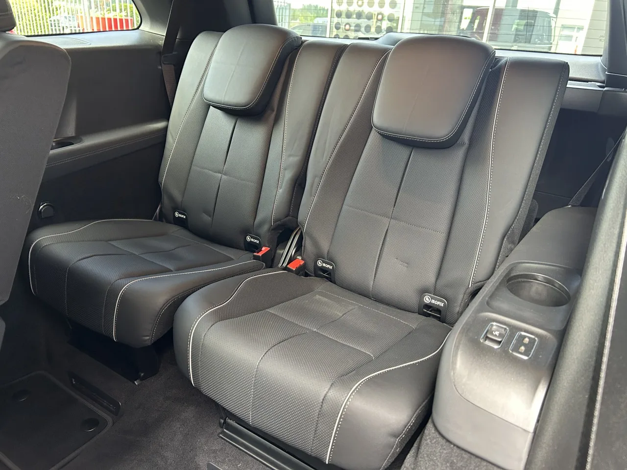 2024 Mercedes-Benz GLS 450 d 4MATIC, AMG Line proposée par un concessionnaire spécialisé à Písek, Tchéquie, photo 35 sur 39