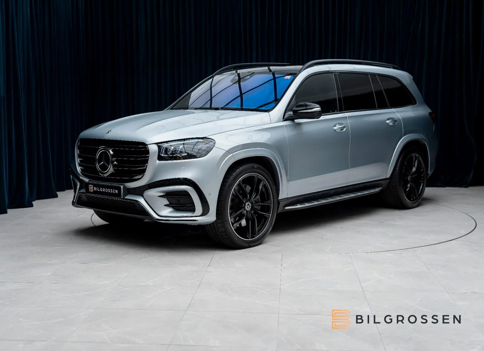 2024 Mercedes-Benz GLS 450 d 4MATIC, AMG Line proposée par un concessionnaire spécialisé à Täby, Suède, photo principale
