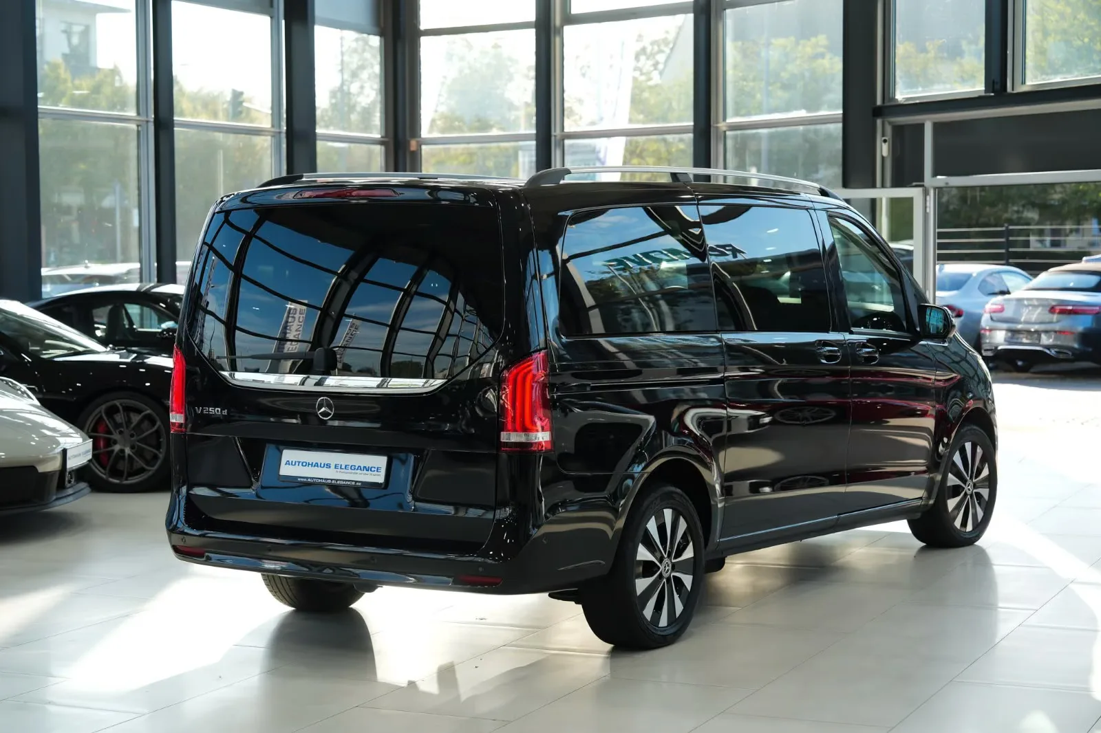 2024 Mercedes-Benz V 250 d Avantgarde, Long, 2/30