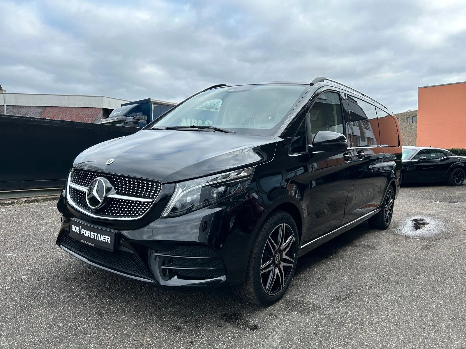 2024 Mercedes-Benz V 300 d 4MATIC, Avantgarde Edition, extra-long, 2/12