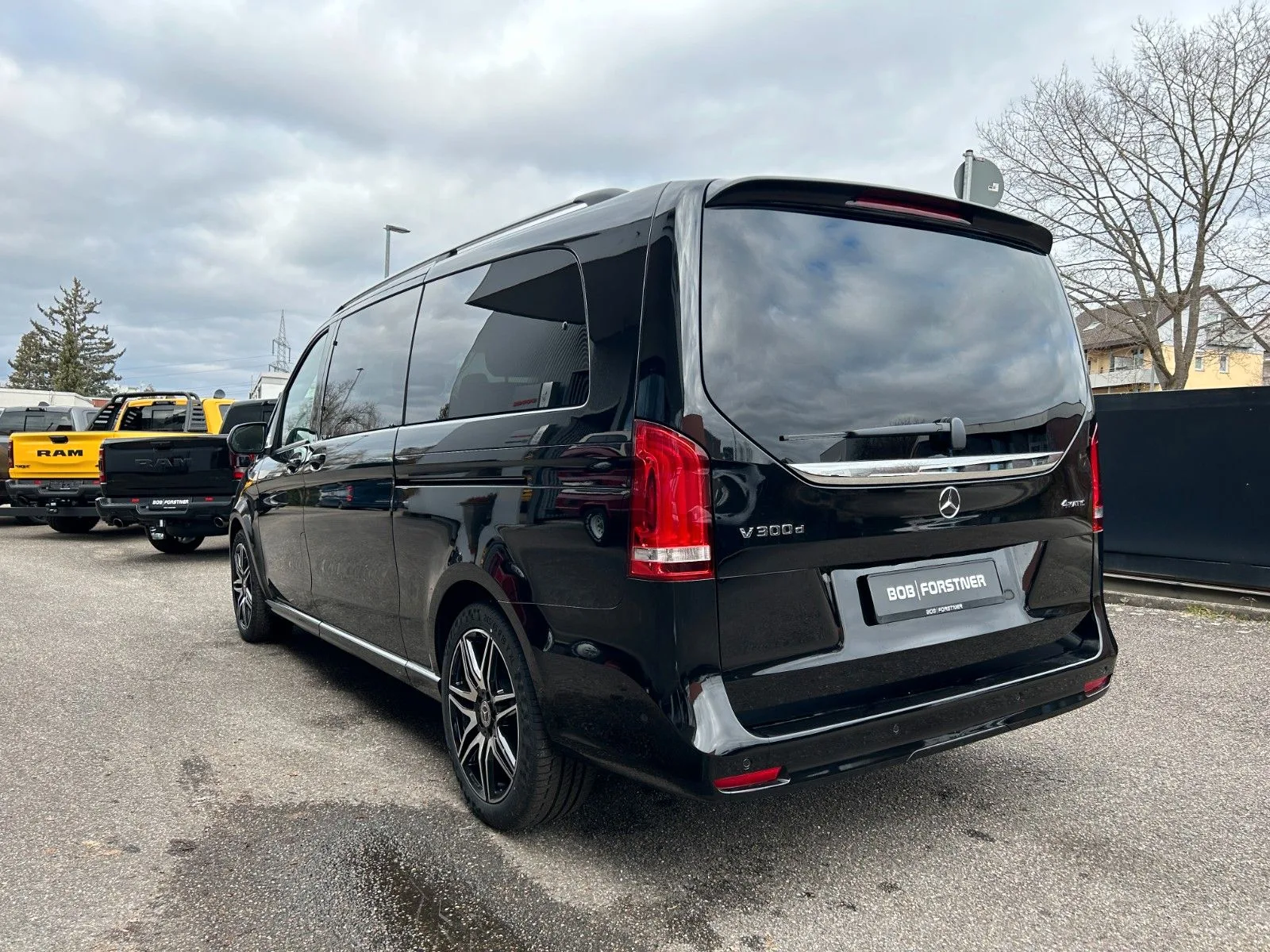 2024 Mercedes-Benz V 300 d 4MATIC, Avantgarde Edition, extra-long, 3/12