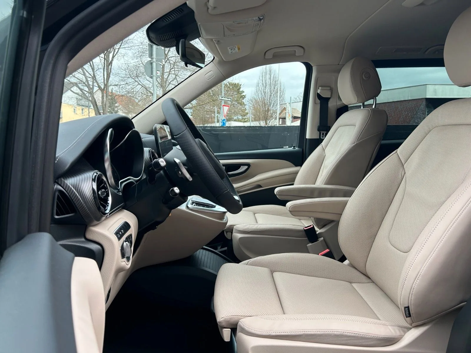 2024 Mercedes-Benz V 300 d 4MATIC, Avantgarde Edition, extra-long, 5/12