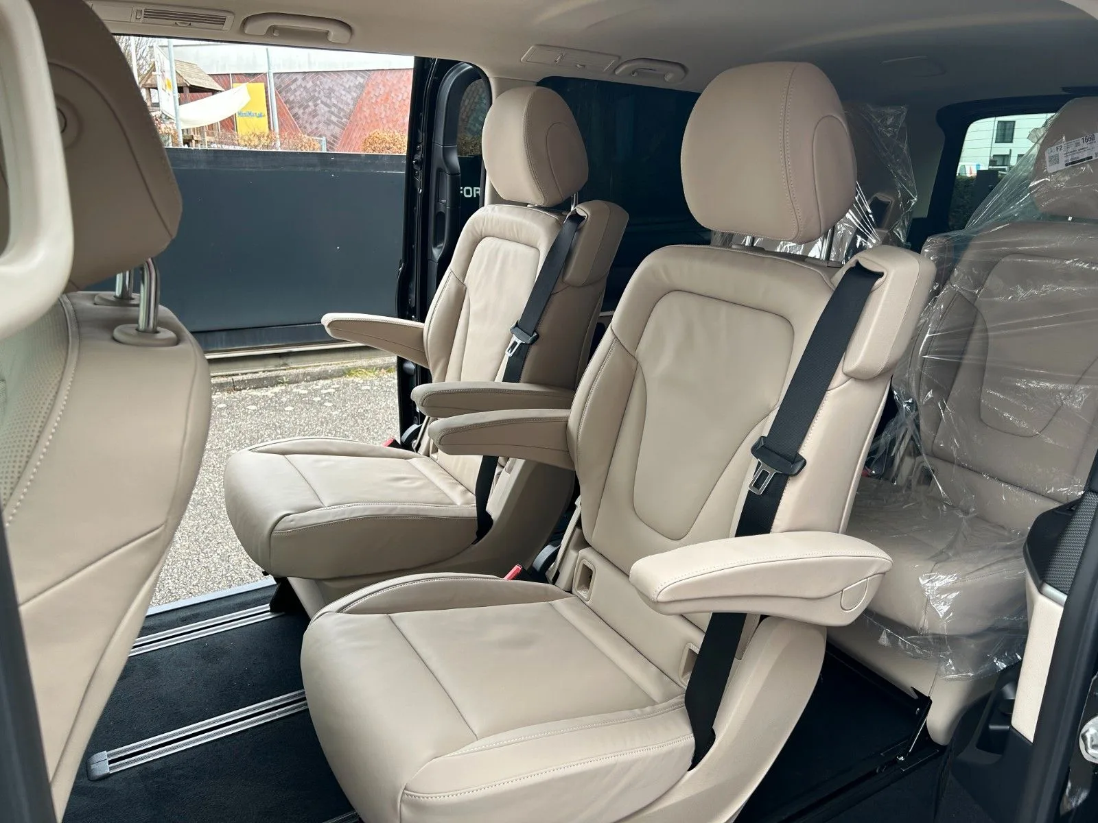 2024 Mercedes-Benz V 300 d 4MATIC, Avantgarde Edition, extra-long, 8/12