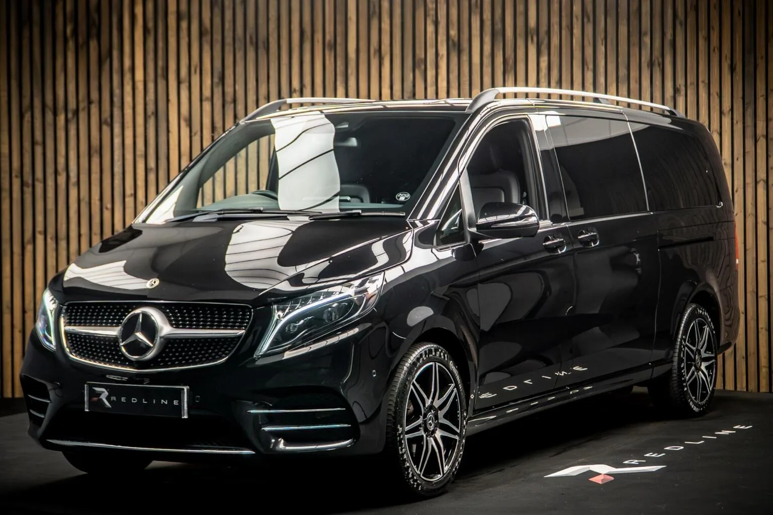 2024 Mercedes-Benz V 300 d AMG Line angeboten von einem Fachhändler in Knaresborough, Vereinigtes Königreich, Hauptfoto