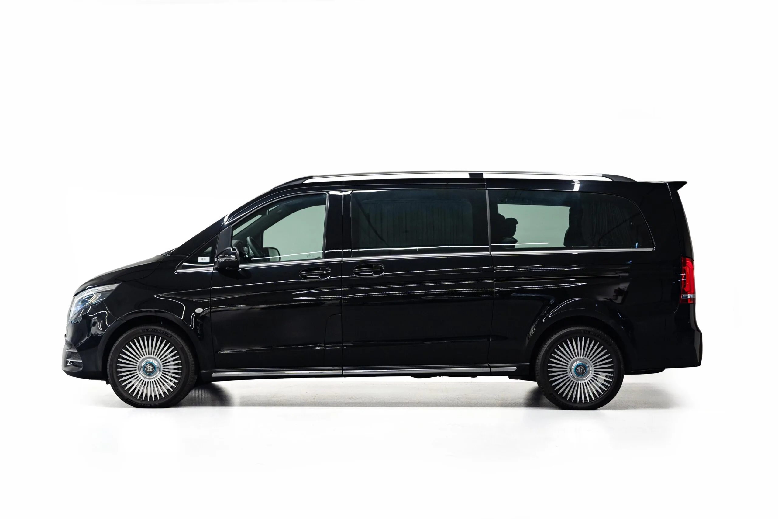 2024 Mercedes-Benz V-Class Long, 4/24