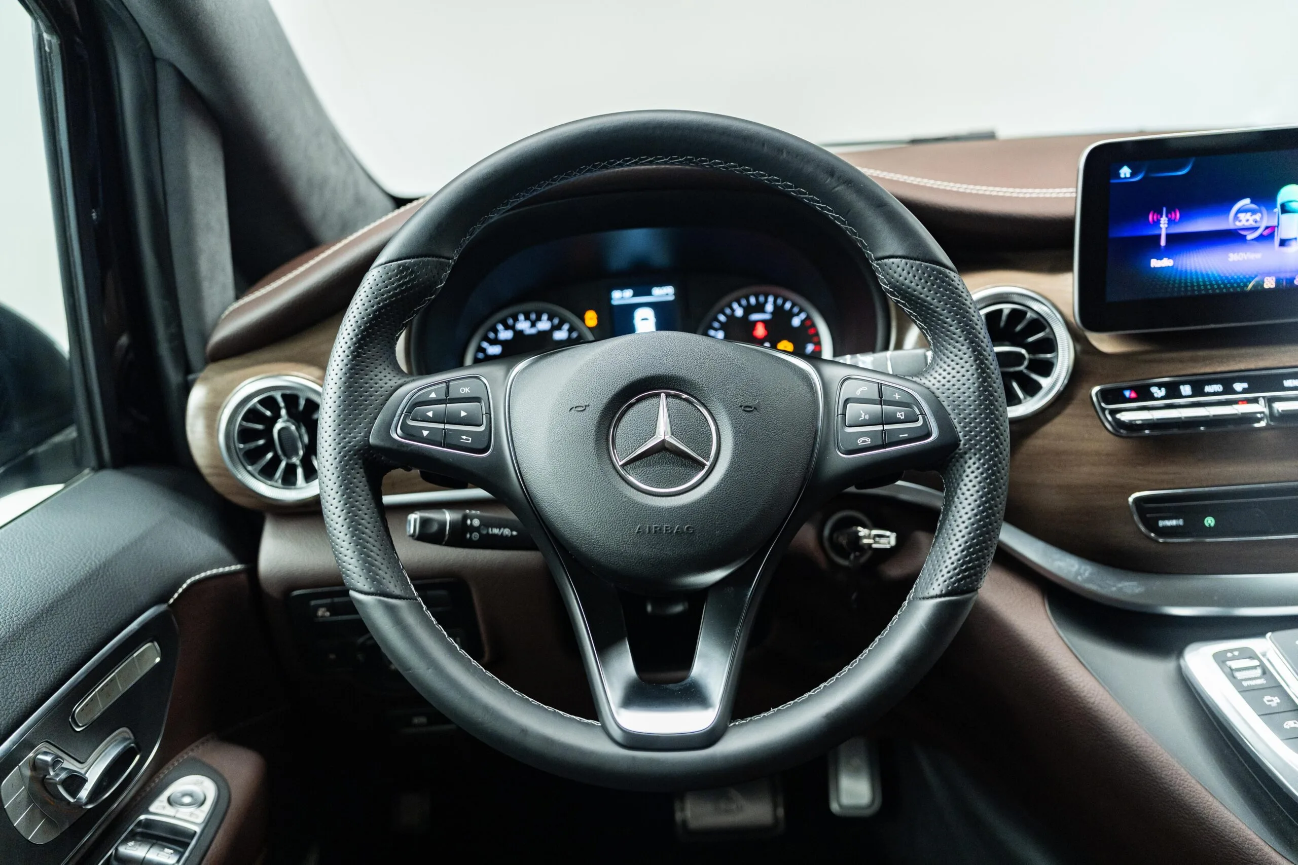 2024 Mercedes-Benz V-Class Long, 16/24