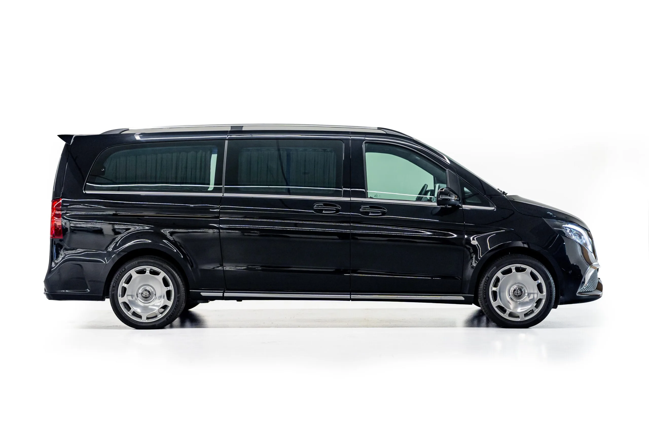 2024 Mercedes-Benz V-Class Long, 4/28