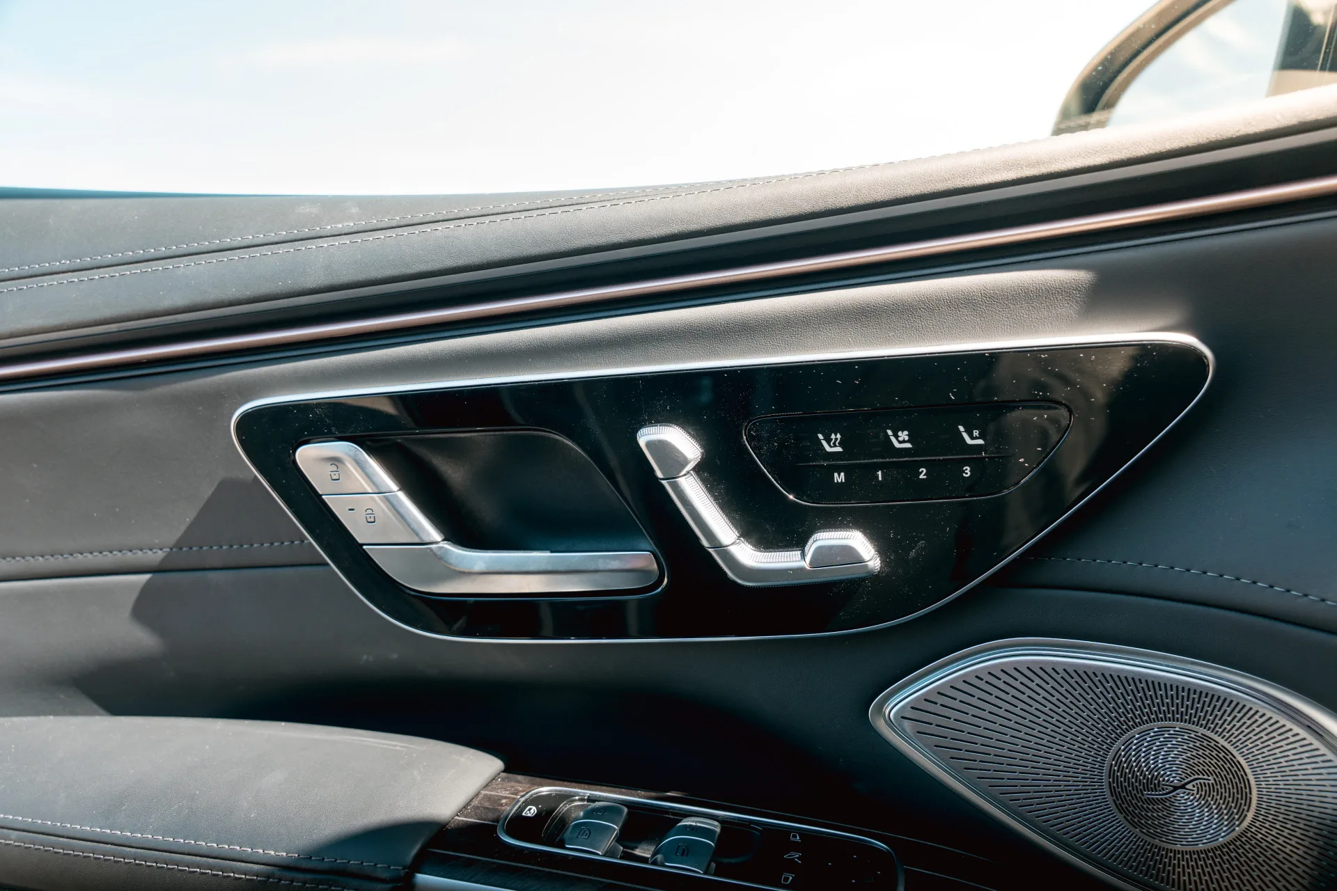 2024 Mercedes-Maybach EQS 680 SUV, 11/30