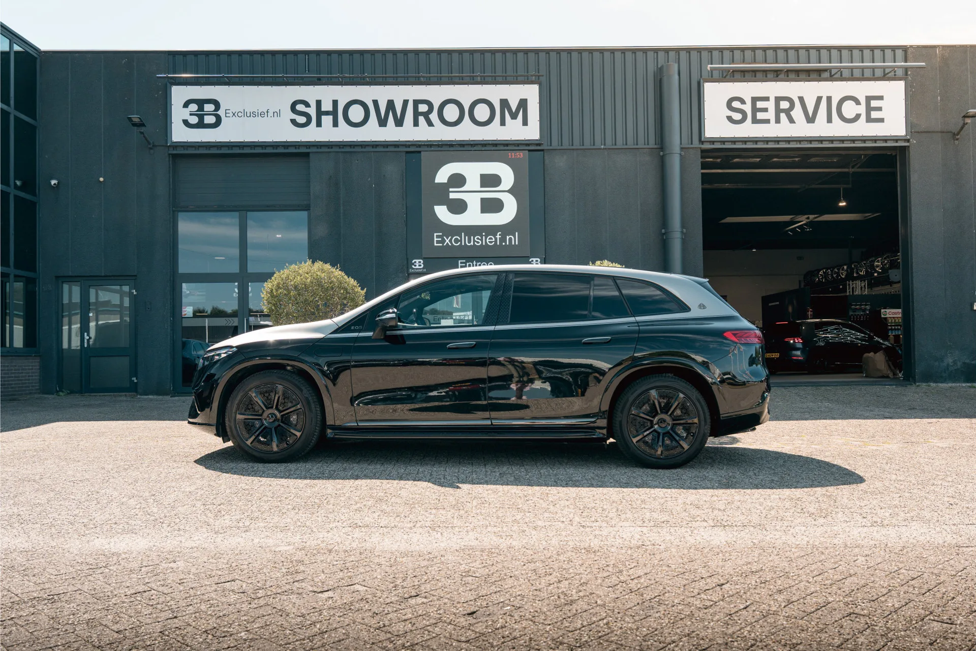 2024 Mercedes-Maybach EQS 680 SUV, 29/30