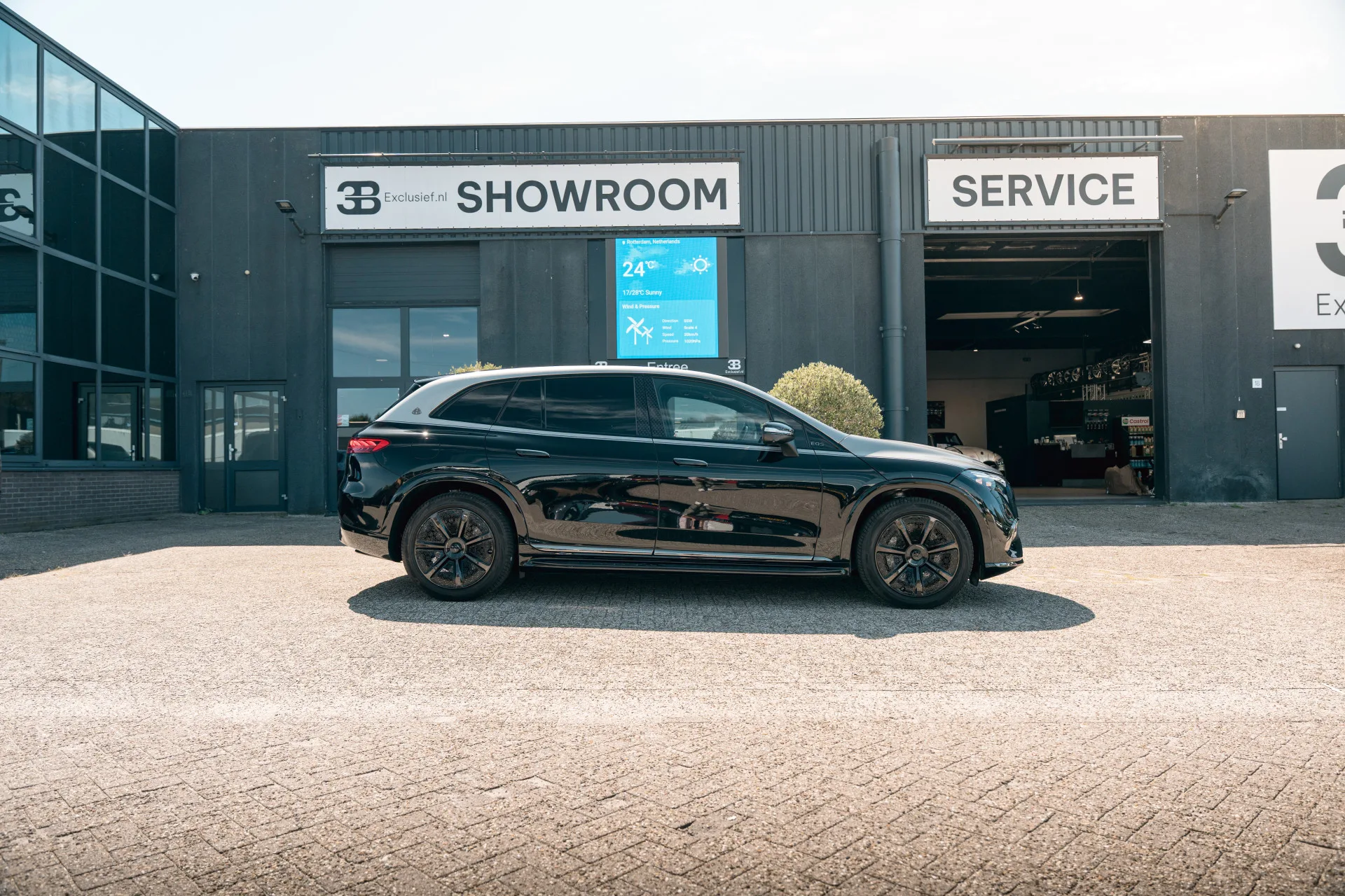 2024 Mercedes-Maybach EQS 680 SUV, 30/30