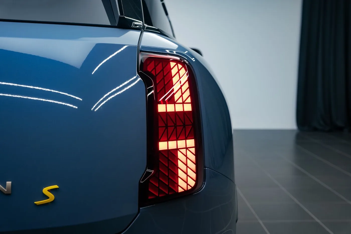 2024 MINI Countryman SE ALL4 angeboten von einem Fachhändler in Putzbrunn, Deutschland, Foto 6 von 23