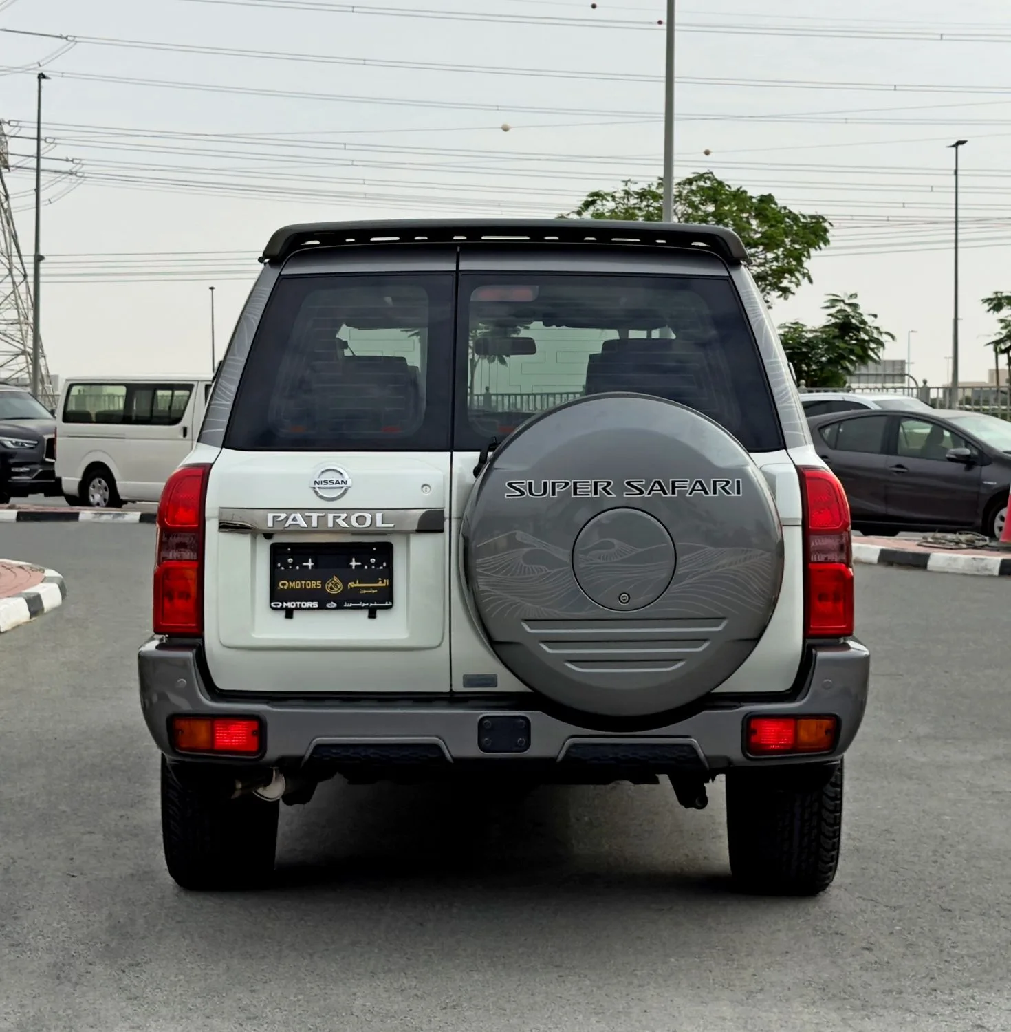 2024 Nissan Patrol angeboten von einem Fachhändler in Dubai, Vereinigte Arabische Emirate, Foto 6 von 13