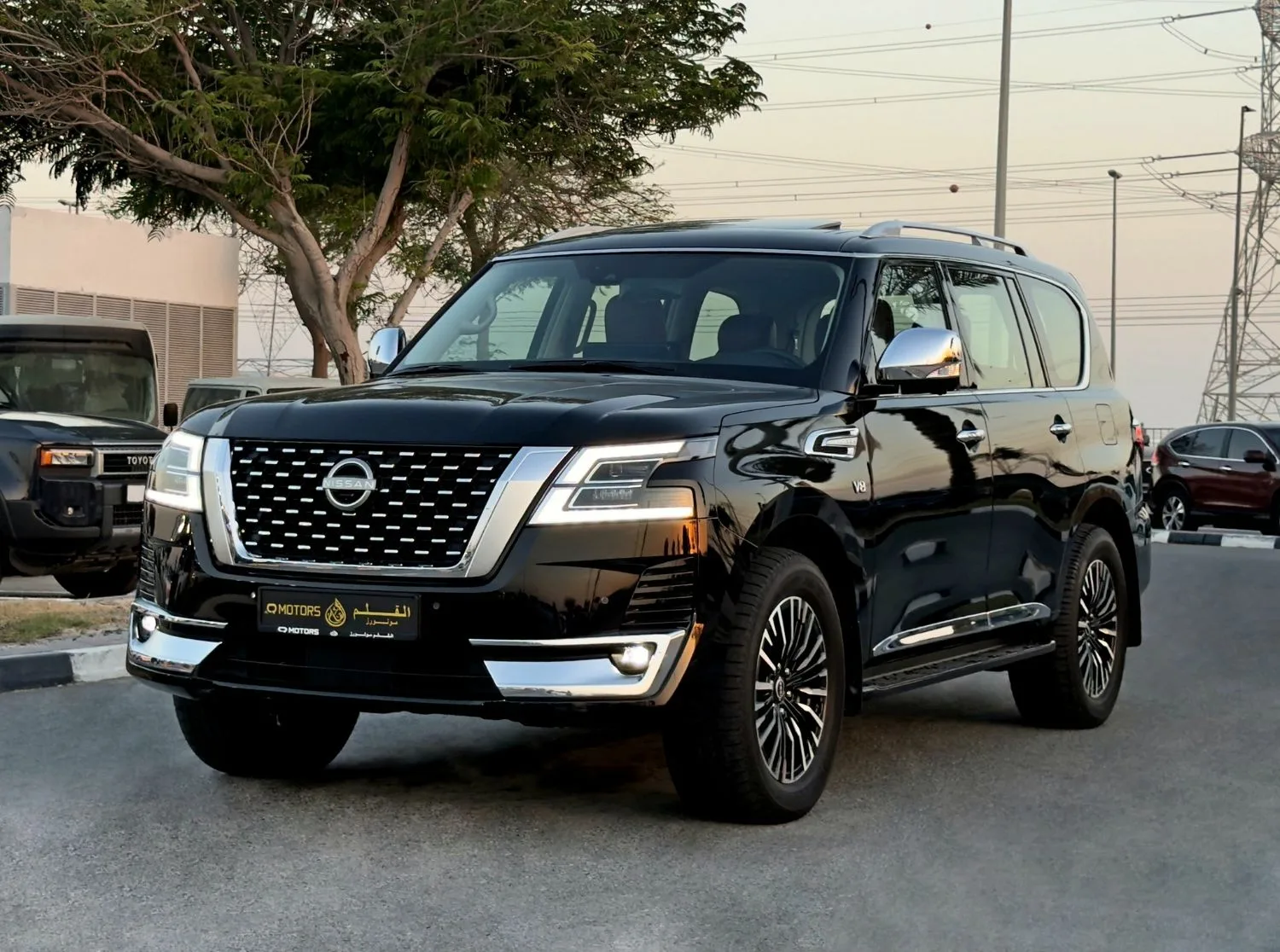 2024 Nissan Patrol Le Platinum City angeboten von einem Fachhändler in Dubai, Vereinigte Arabische Emirate, Hauptfoto