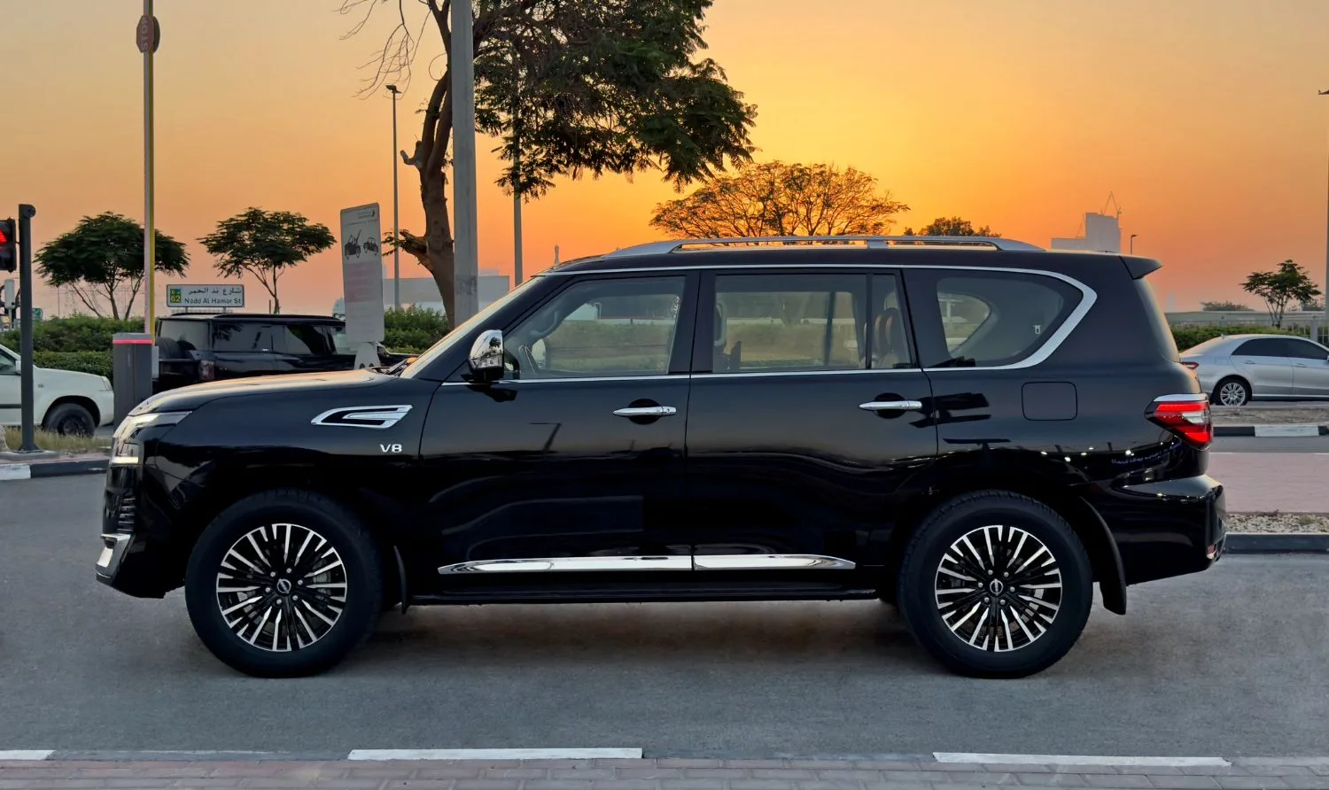 2024 Nissan Patrol Le Platinum City offered by a specialist dealer in Dubai, United Arab Emirates, photo 4 of 14