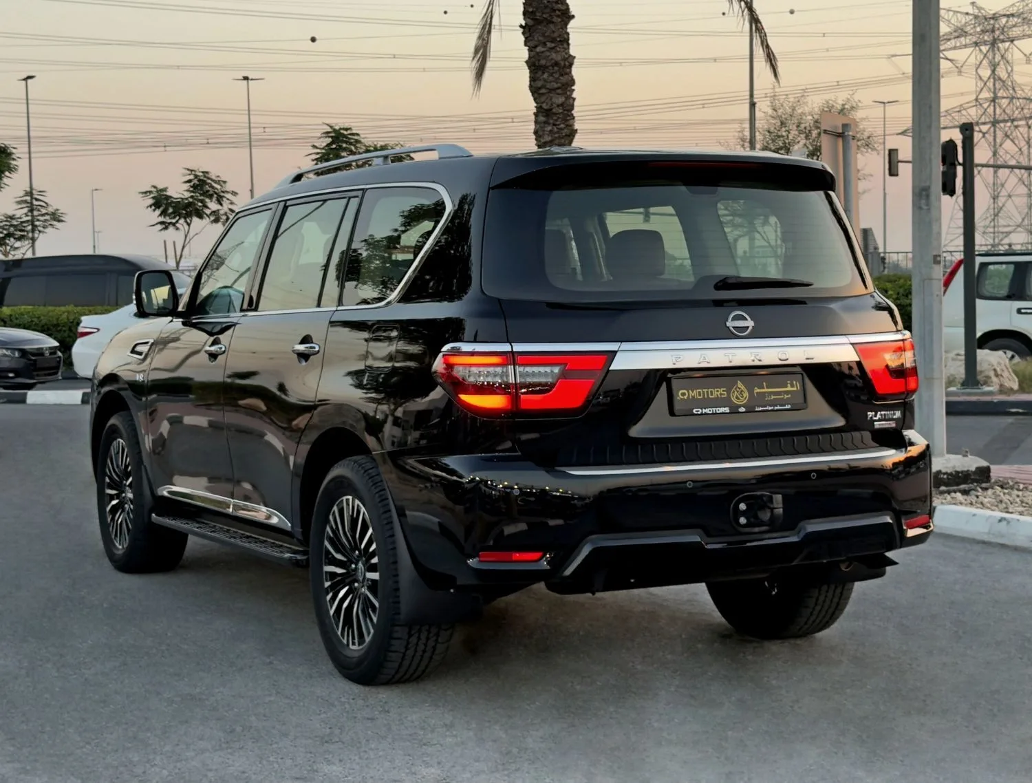 2024 Nissan Patrol Le Platinum City offered by a specialist dealer in Dubai, United Arab Emirates, photo 5 of 14
