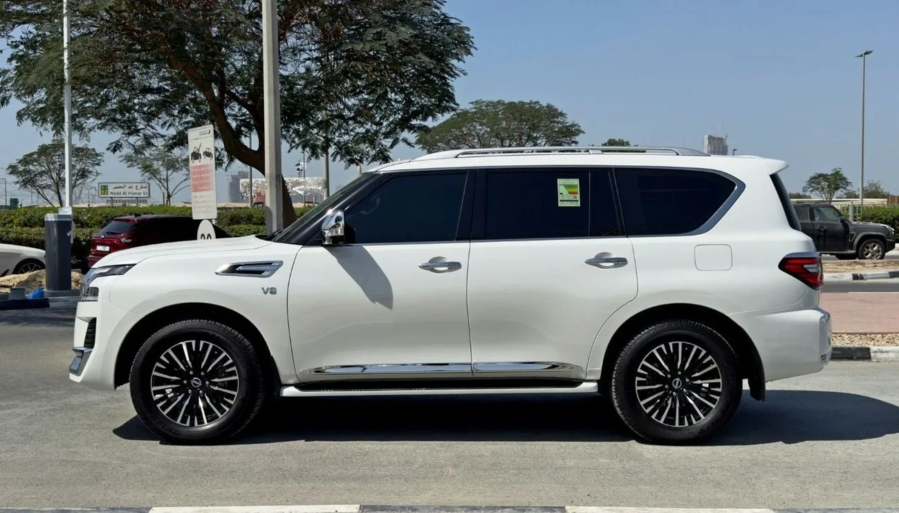 2024 Nissan Patrol Le Platinum City angeboten von einem Fachhändler in Dubai, Vereinigte Arabische Emirate, Foto 4 von 14