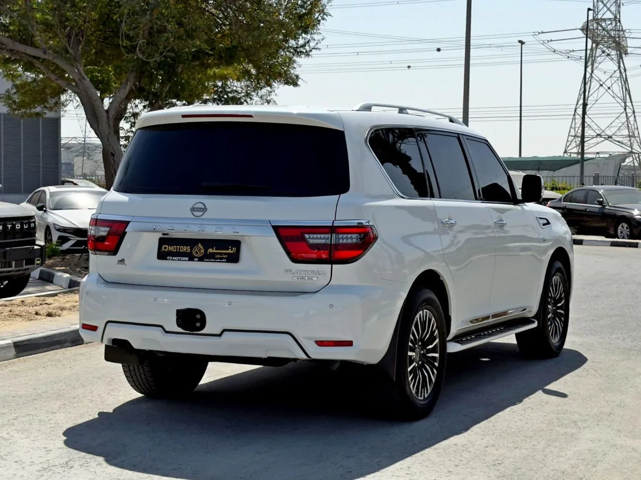 2024 Nissan Patrol Le Platinum City angeboten von einem Fachhändler in Dubai, Vereinigte Arabische Emirate, Foto 7 von 14