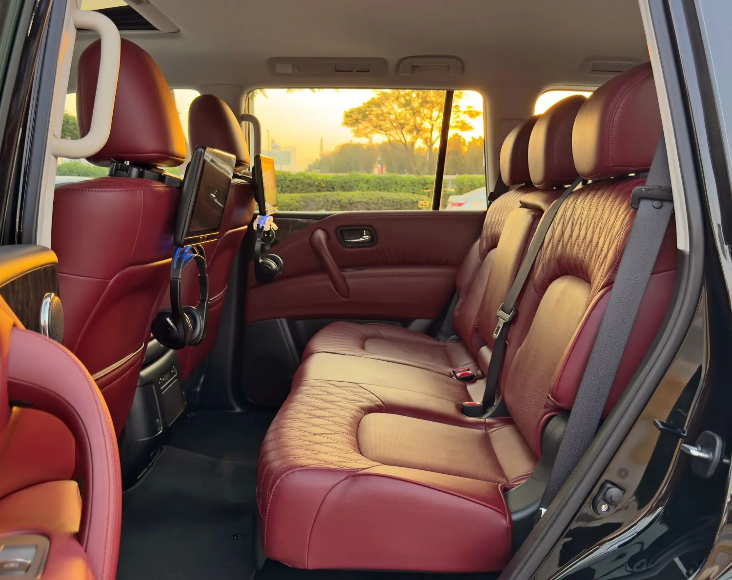 2024 Nissan Patrol Le Platinum City angeboten von einem Fachhändler in Dubai, Vereinigte Arabische Emirate, Foto 13 von 14