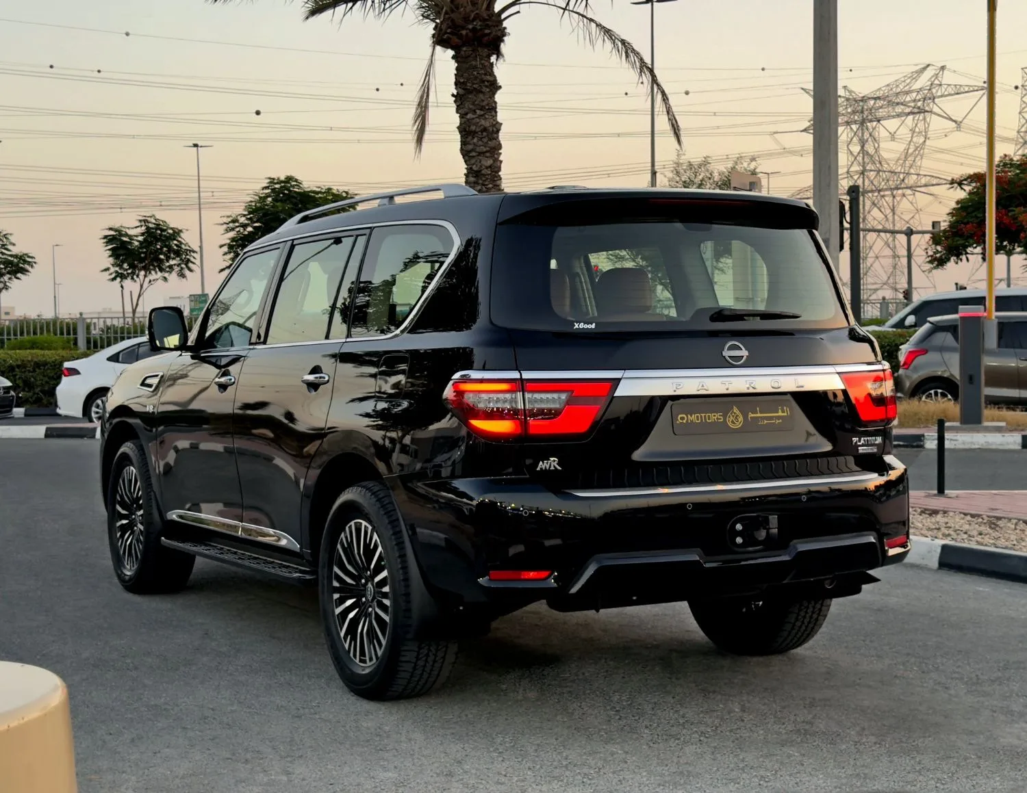 2024 Nissan Patrol Le Platinum City angeboten von einem Fachhändler in Dubai, Vereinigte Arabische Emirate, Foto 5 von 13