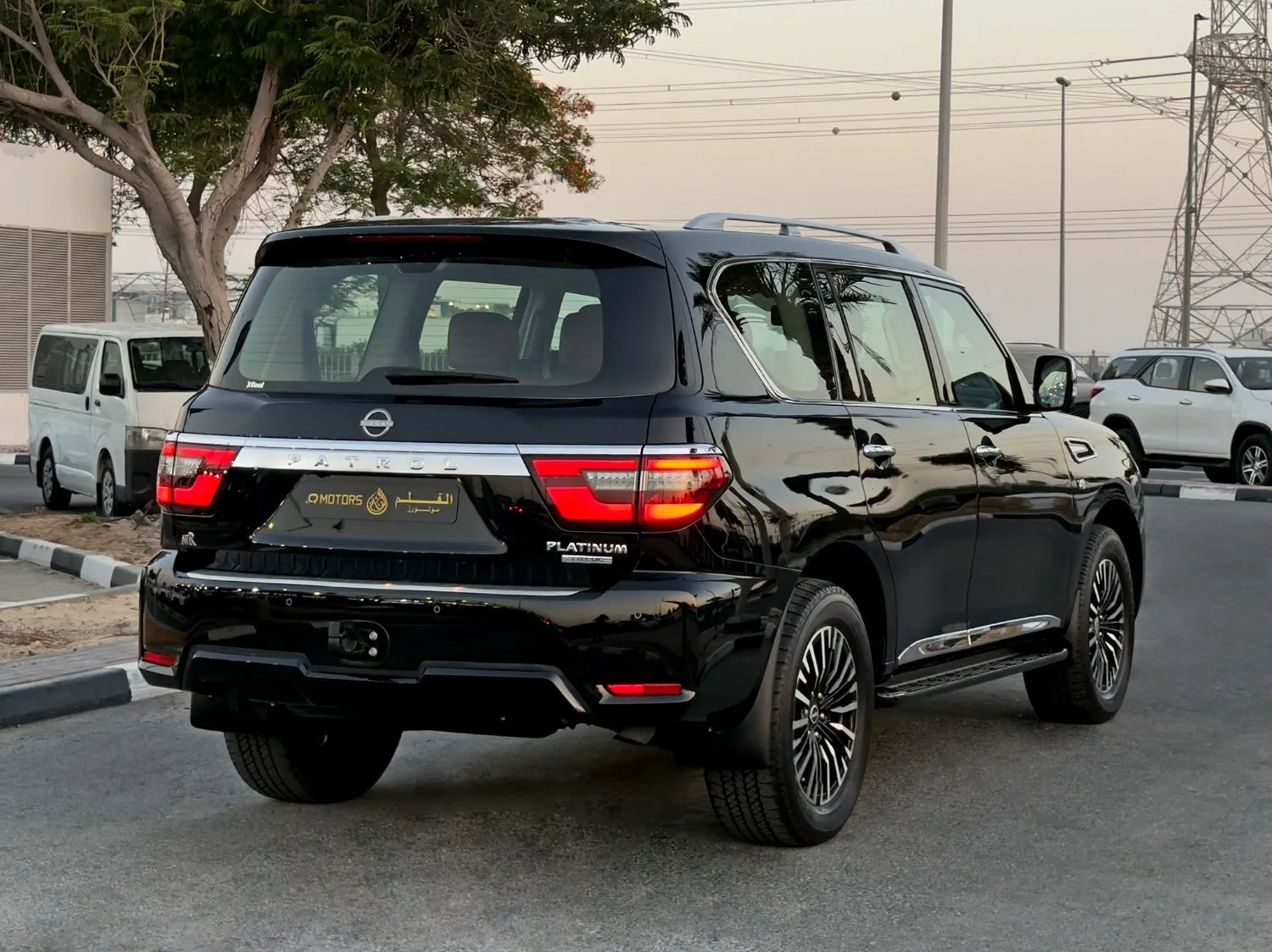 2024 Nissan Patrol Le Platinum City angeboten von einem Fachhändler in Dubai, Vereinigte Arabische Emirate, Foto 7 von 13