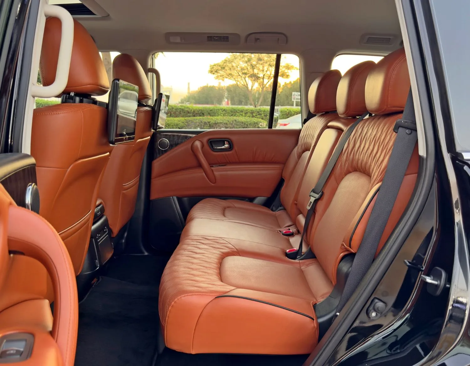 2024 Nissan Patrol Le Platinum City angeboten von einem Fachhändler in Dubai, Vereinigte Arabische Emirate, Foto 13 von 13