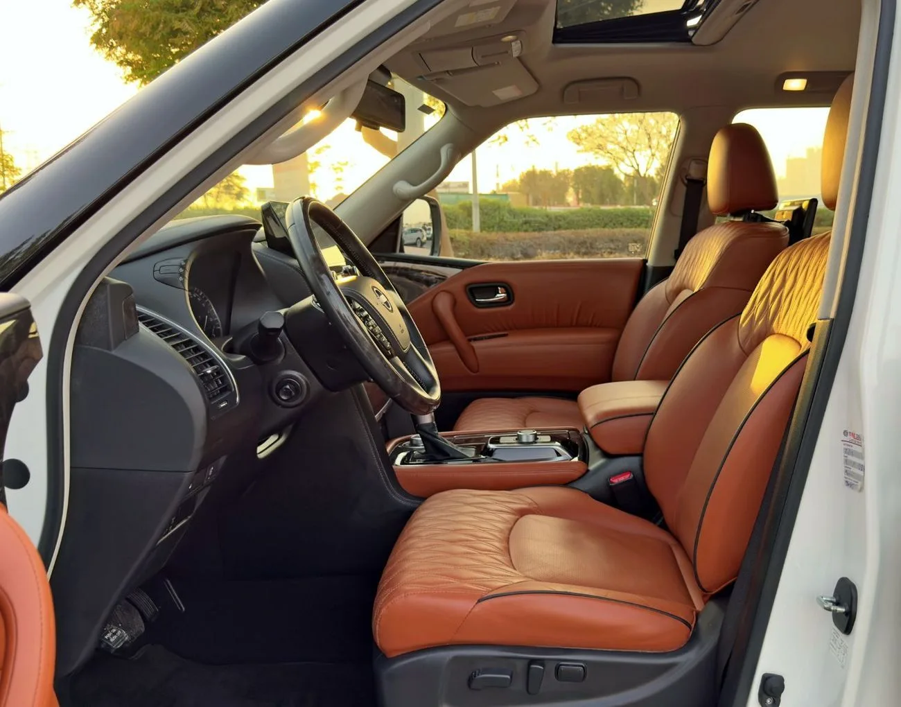 2024 Nissan Patrol Se Platinum City angeboten von einem Fachhändler in Dubai, Vereinigte Arabische Emirate, Foto 9 von 14