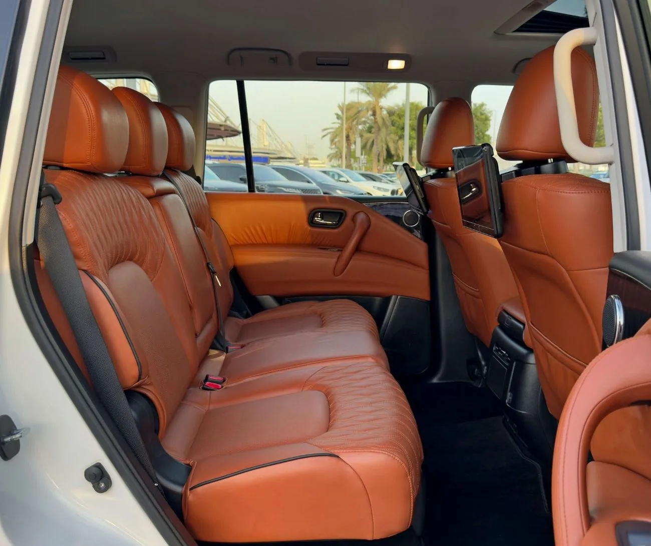 2024 Nissan Patrol Se Platinum City angeboten von einem Fachhändler in Dubai, Vereinigte Arabische Emirate, Foto 12 von 14