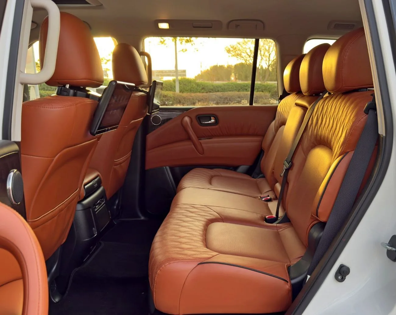 2024 Nissan Patrol Se Platinum City angeboten von einem Fachhändler in Dubai, Vereinigte Arabische Emirate, Foto 13 von 14