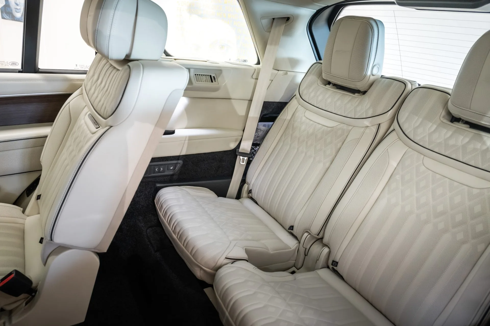 2024 Overfinch Range Rover P530 LWB, 17/25