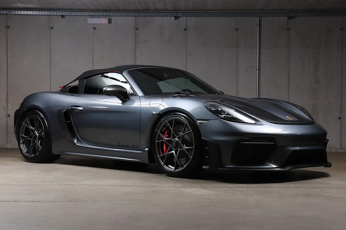 2024 Porsche 718 Spyder RS Weissach package offered by a specialist dealer in Unterweitersdorf, Austria, photo 3 of 15